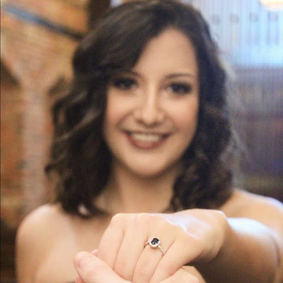 Meet your Posher, Jillian - Picture 2 of 2